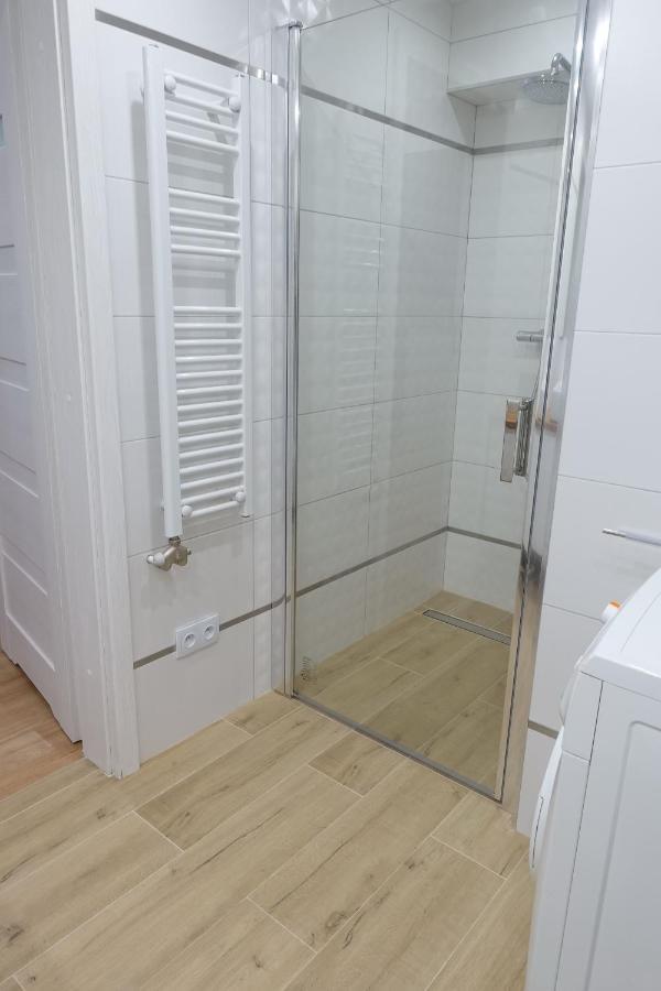 Three Rooms Apartment Kraków Zewnętrze zdjęcie
